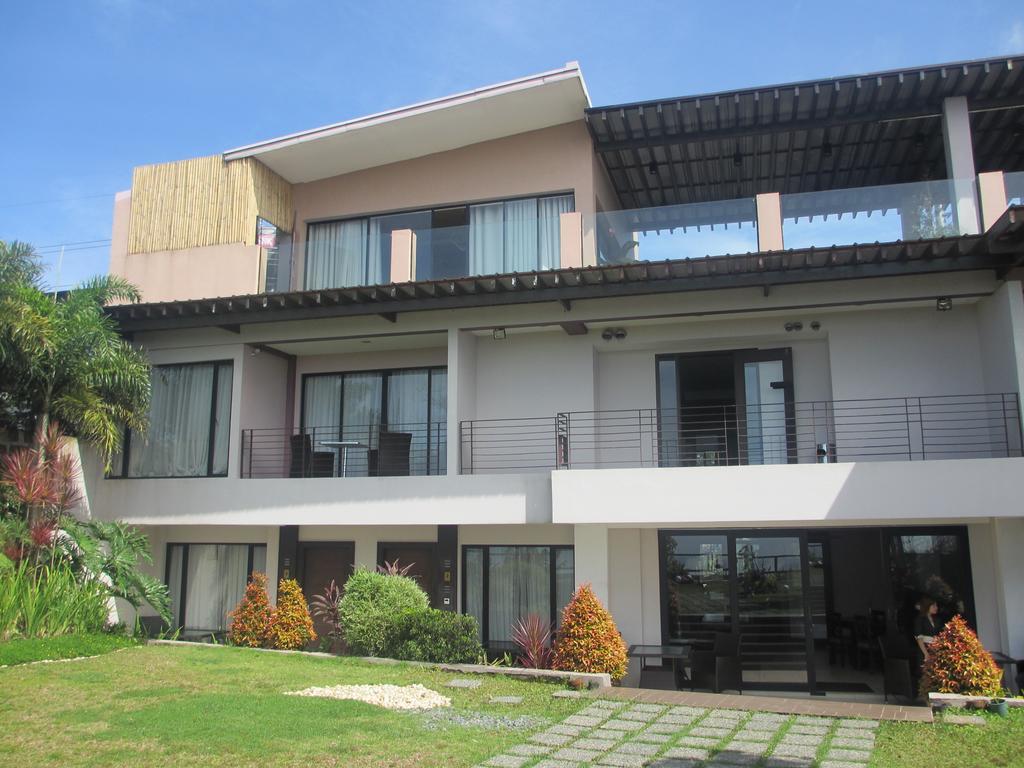 The Theodore Hotel Tagaytay City Exterior photo